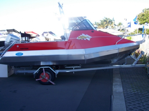 Fyran 559 Pontoon