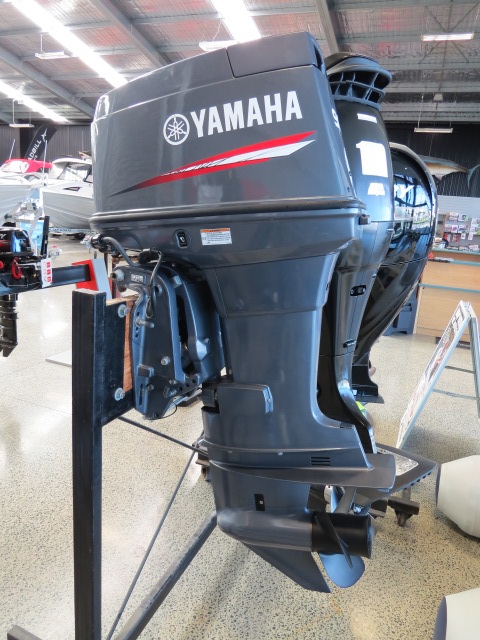 Yamaha 90 лодочный мотор